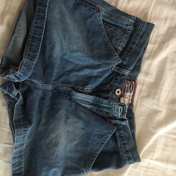 woman’s jeans shorts - Picture 2 of 3